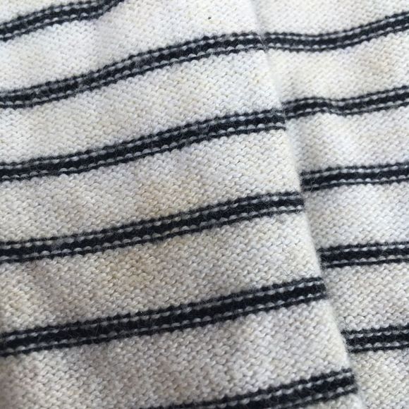 Gap lightweight summer “ticking”sweater. - Picture 10 of 10